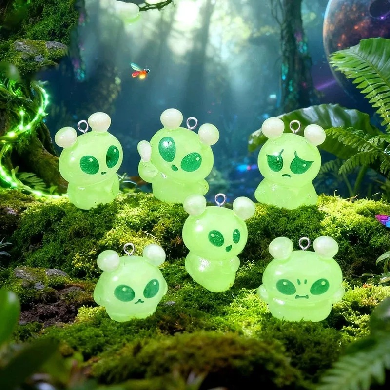 10Pcs Luminous Mini Green Alie - огляд і ціна Art Craft Items